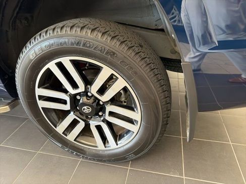 Used 2024 Toyota 4Runner Limited image 18