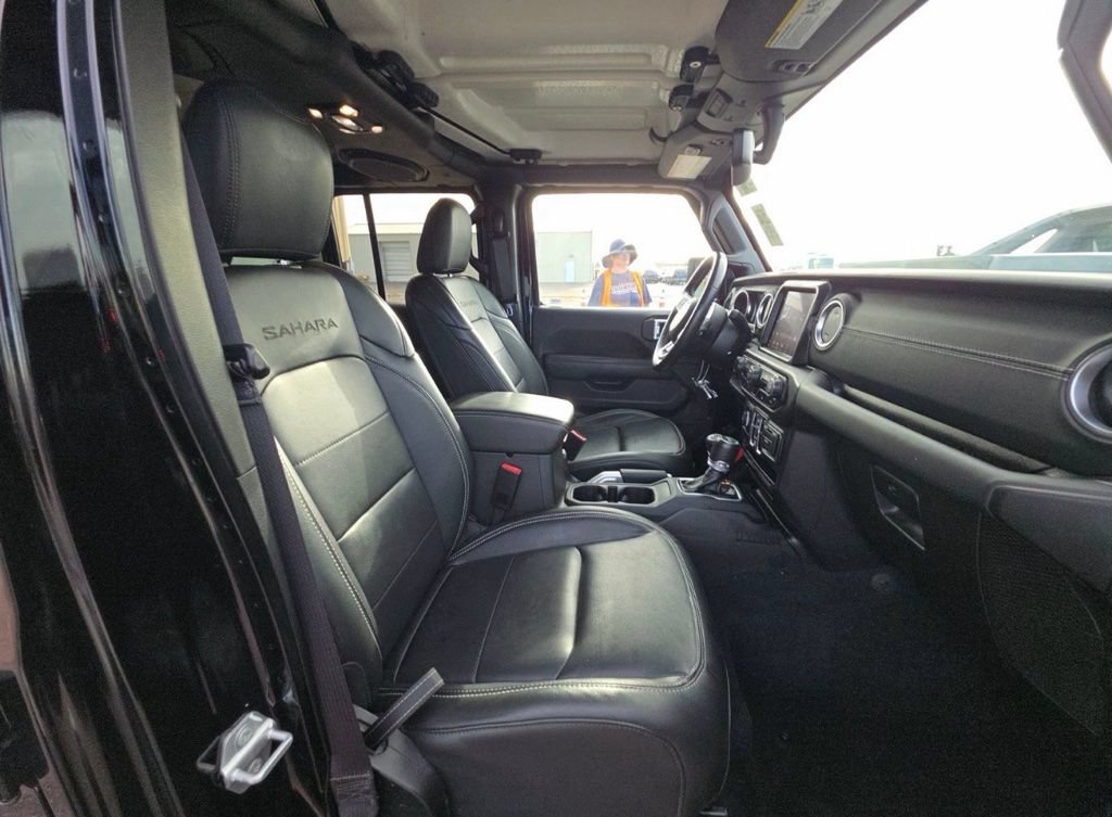 Used 2022 Jeep Wrangler Unlimited Sahara AWD/4WD image 10