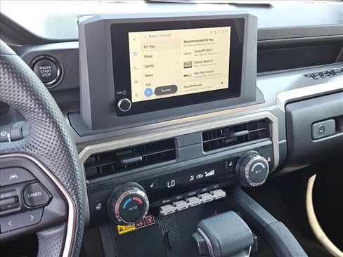 Used 2025 Toyota Tacoma SR5 AWD/4WD image 20