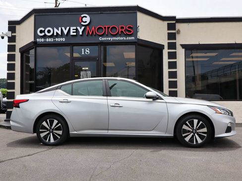 Used 2021 Nissan Altima 2.5 SV FWD image 5