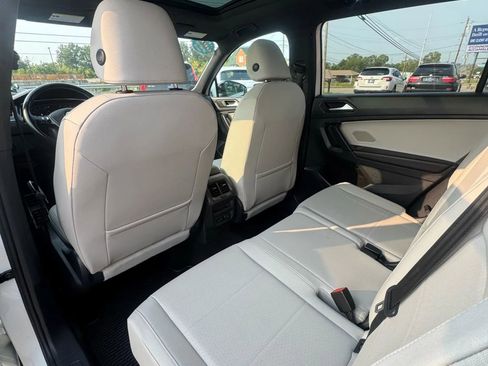 Used 2019 Volkswagen Tiguan SEL Premium R-Line image 19