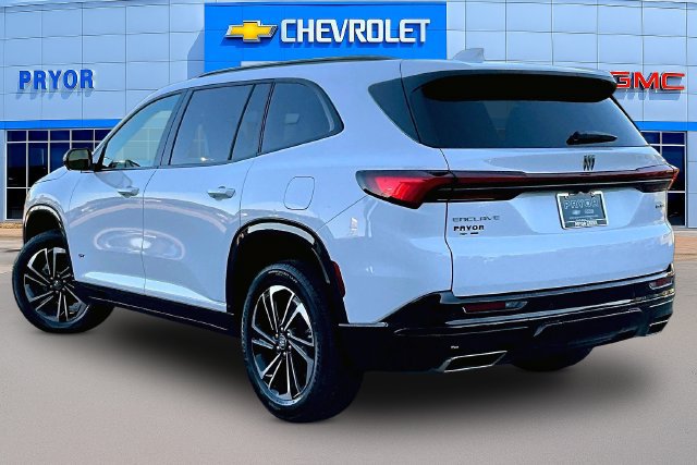 Used 2026 Buick Enclave Sport Touring FWD image 4