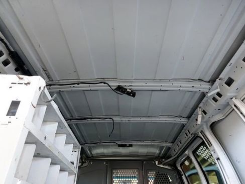 Used 2017 GMC Savana 2500 image 39