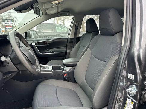 Used 2025 Toyota RAV4 LE image 9