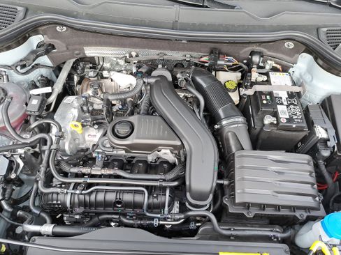 New 2026 Volkswagen Taos SE image 27