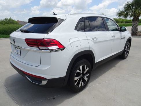 Used 2023 Volkswagen Atlas Cross Sport SE FWD image 4