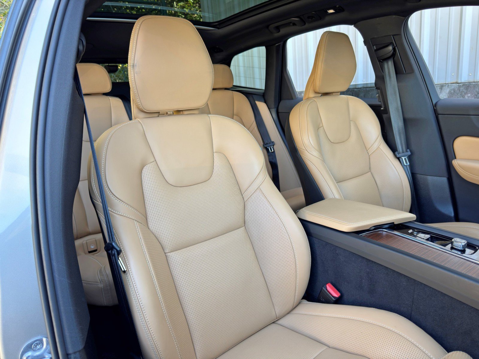 Used 2025 Volvo XC60 B5 Ultra w/ Protection Package Premier AWD/4WD image 37
