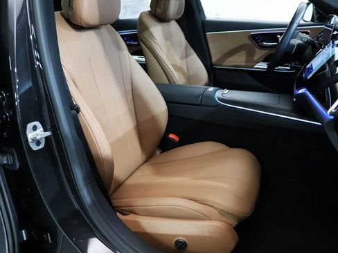 Used 2024 Mercedes-Benz E 350 4MATIC Sedan w/ Driver Assistance Package image 21