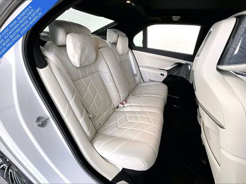 Used 2025 BMW 760i xDrive AWD/4WD image 36