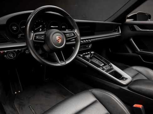 Used 2020 Porsche 911 Carrera image 2