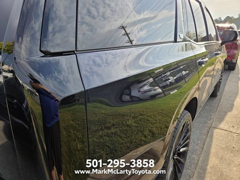 Used 2021 Cadillac Escalade Premium Luxury Platinum AWD/4WD image 11