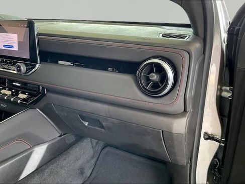 Used 2023 Chevrolet Colorado Z71 w/ Advanced Trailering Package AWD/4WD image 17