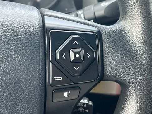 Used 2020 Toyota Tacoma SR w/ SR Convenience Package RWD image 28