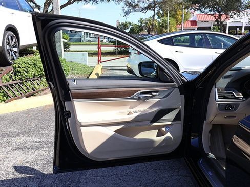 Used 2020 BMW 740i 740i image 25