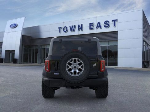 New 2025 Ford Bronco Badlands image 5