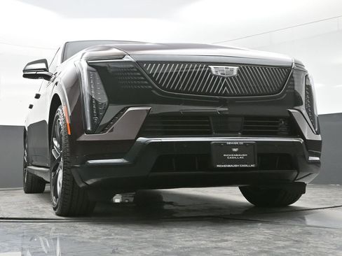 New 2025 Cadillac Escalade IQ Sport 2 w/ LPO, ONYX Package image 18