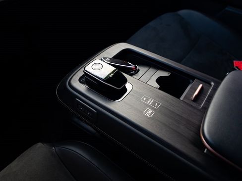 Used 2024 Nissan Ariya AWD image 17