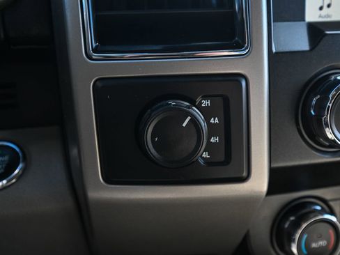 Used 2019 Ford F150 Lariat image 37