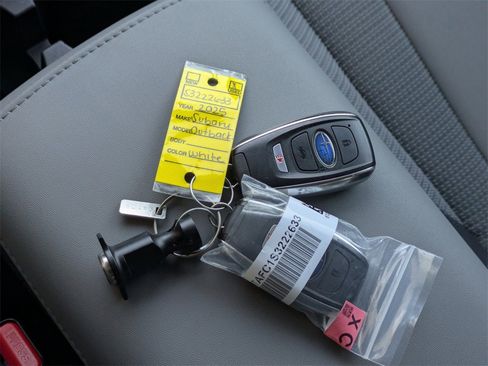 Used 2025 Subaru Outback Premium image 35