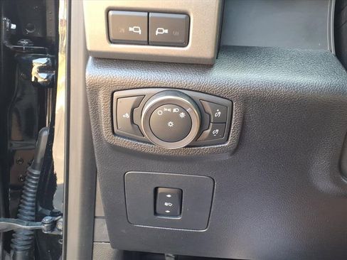 Used 2018 Ford F150 Raptor w/ Equipment Group 802A Luxury image 15