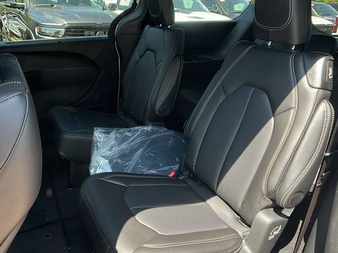 New 2026 Chrysler Voyager LX image 19