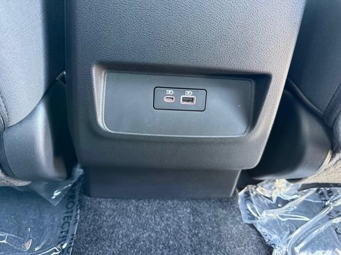 Used 2025 Nissan Frontier SV RWD image 31