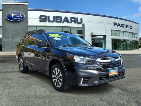 Certified 2022 Subaru Outback Premium AWD/4WD image 1