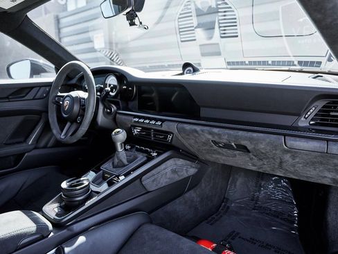 Used 2024 Porsche 911 GT3 RWD image 38
