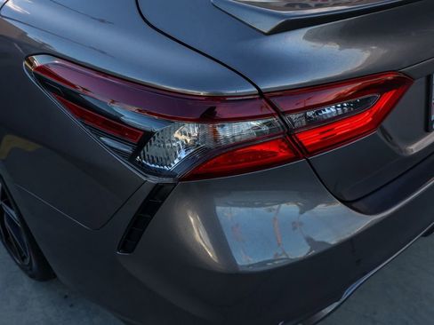 Used 2023 Toyota Camry SE image 7