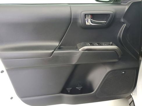 Used 2019 Toyota Tacoma Limited RWD image 18