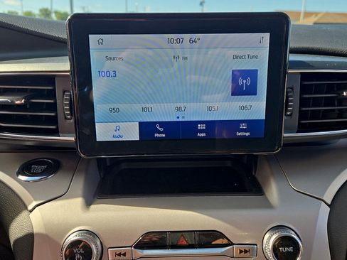 Used 2023 Ford Explorer XLT w/ Equipment Group 202A AWD/4WD image 17