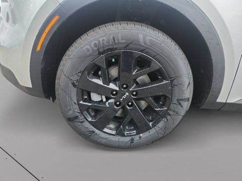 Certified 2022 Kia Sorento S w/ Panoramic Sunroof Package AWD/4WD image 9