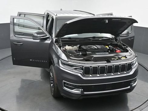 Used 2025 Jeep Wagoneer 4WD image 62