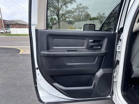 Used 2016 RAM 2500 Tradesman w/ Chrome Appearance Group image 19