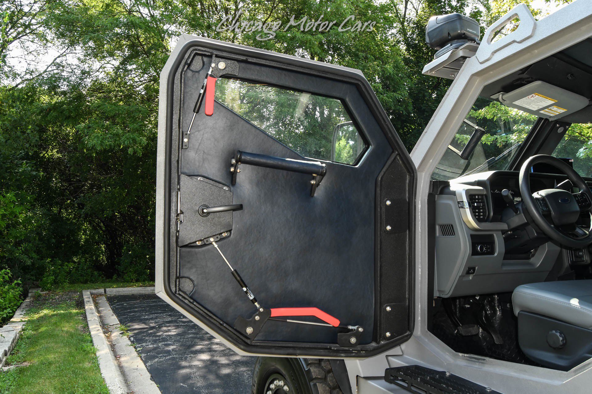 Used 2024 Ford F550 4x4 Regular Cab Super Duty image 27
