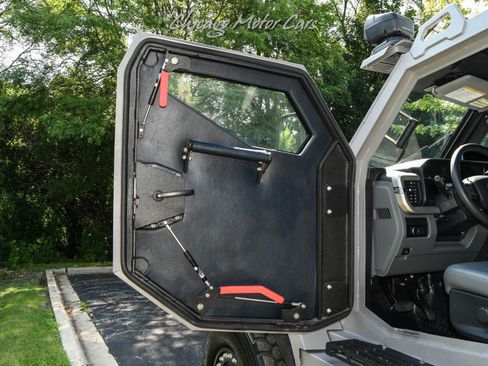 Used 2024 Ford F550 4x4 Regular Cab Super Duty image 27