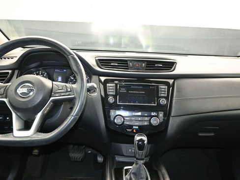 Used 2018 Nissan Rogue SL FWD image 18
