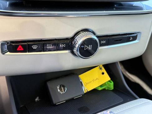 New 2026 Volvo XC90 B6 Ultra w/ Lounge Package image 16