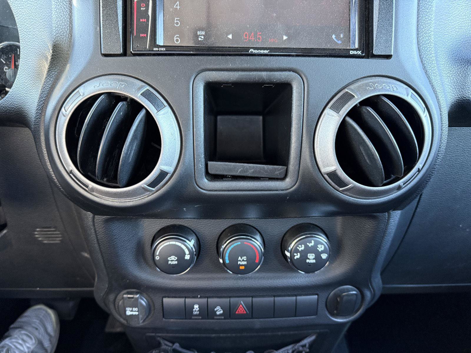 Used 2013 Jeep Wrangler Sport AWD/4WD image 18