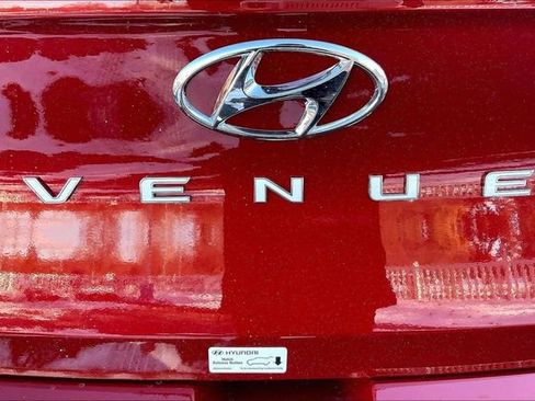 New 2026 Hyundai Venue SEL image 18