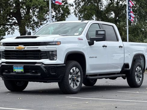 New 2026 Chevrolet Silverado 2500 Custom w/ Custom Value Package AWD/4WD image 7