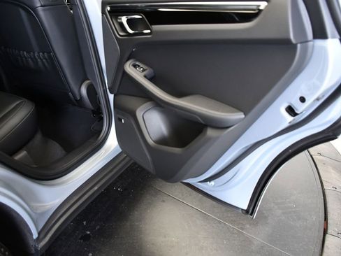 New 2026 Porsche Macan AWD/4WD image 28