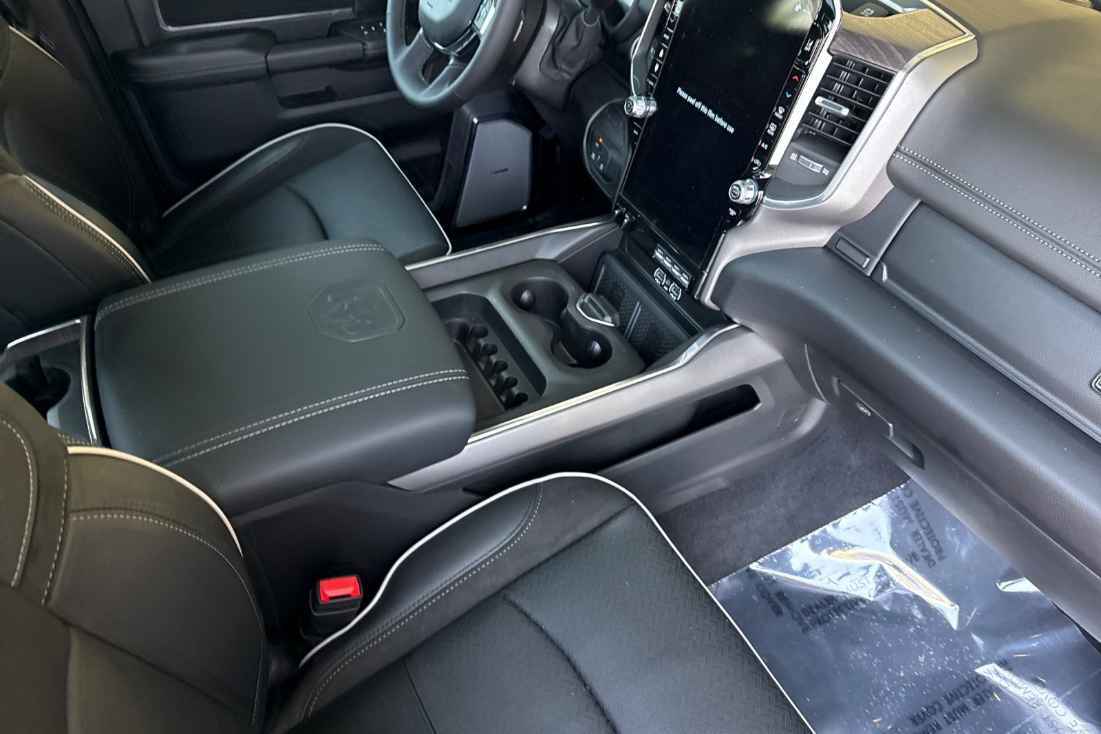 New 2026 RAM 3500 Laramie AWD/4WD image 17
