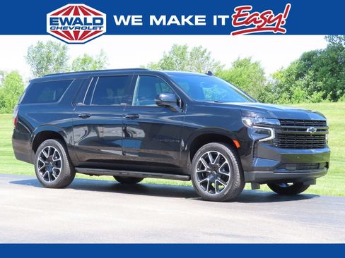 Certified 2024 Chevrolet Suburban RST w/ Luxury Package AWD/4WD image 1