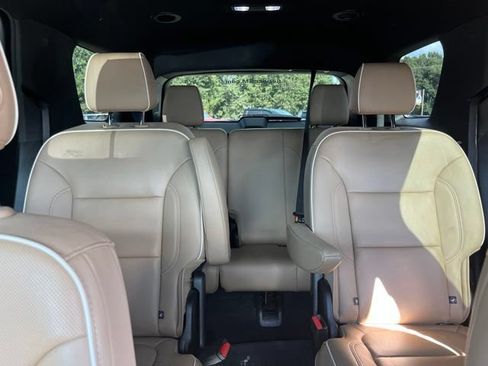 Used 2022 Chevrolet Traverse Premier w/ LPO, Floor Liner Package FWD image 33