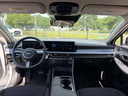 Used 2025 Hyundai Sonata SEL FWD image 8