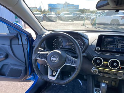 Used 2025 Nissan Sentra SV image 33