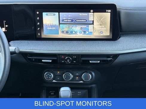 Used 2025 Nissan Kicks SV w/ Illumination Package AWD/4WD image 18