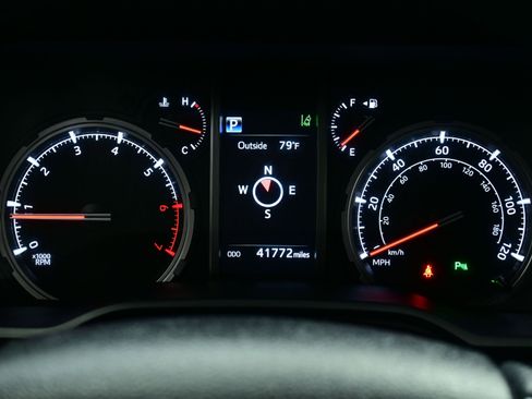 Used 2022 Toyota 4Runner Limited image 27