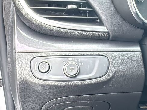 Used 2020 Buick Encore Preferred FWD image 16